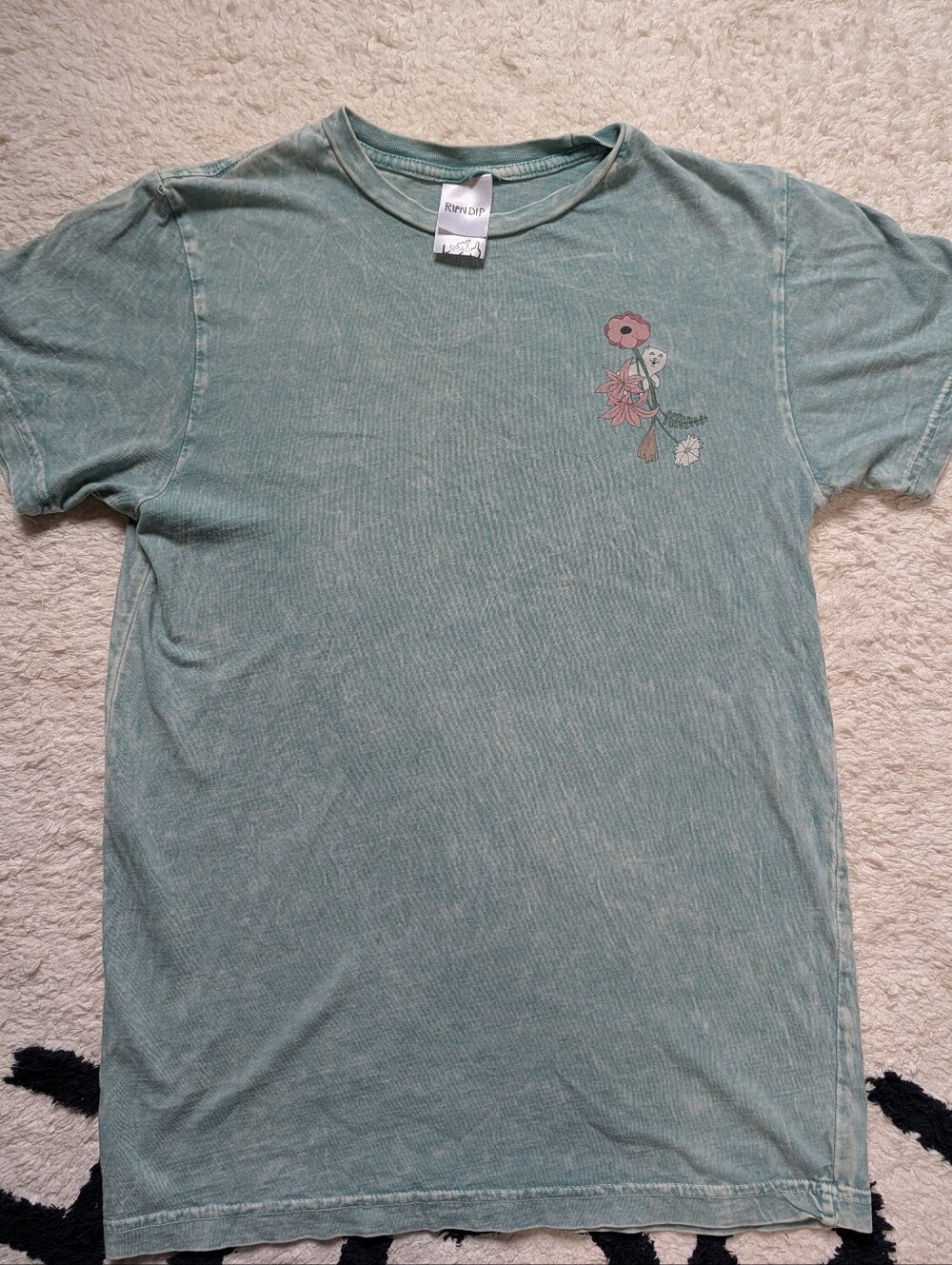 RipNDip Distressed Graphic T-shir
